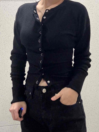 Button Point Snap Crop Knit Cardigan