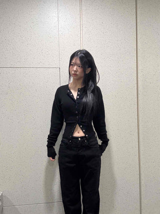 Button Point Snap Crop Knit Cardigan