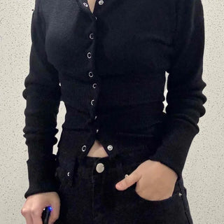 Button Point Snap Crop Knit Cardigan