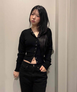 Button Point Snap Crop Knit Cardigan