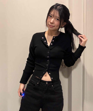 Button Point Snap Crop Knit Cardigan