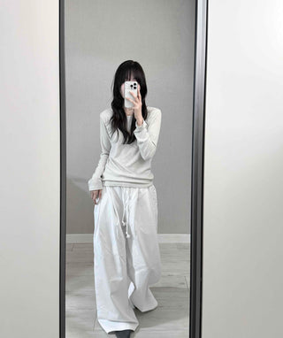 Minimal Semi-Wide Pintuck Pants