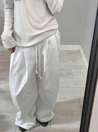 Minimal Semi-Wide Pintuck Pants