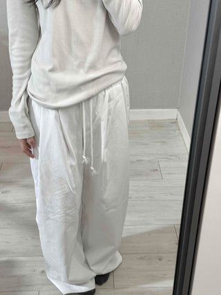 Minimal Semi-Wide Pintuck Pants