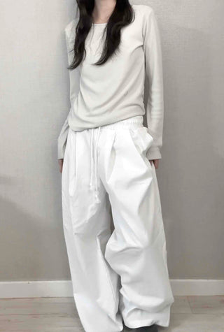 Minimal Semi-Wide Pintuck Pants