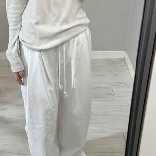 Minimal Semi-Wide Pintuck Pants