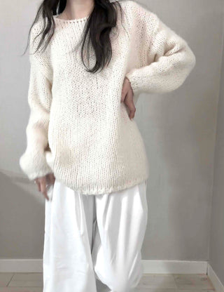 Minimal Semi-Wide Pintuck Pants