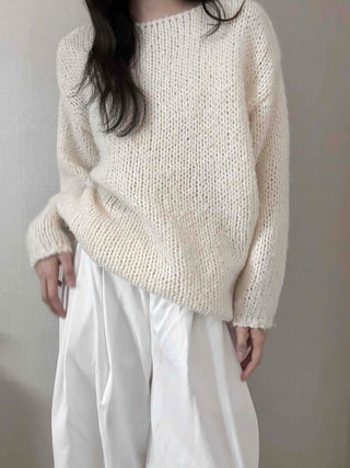 Minimal Semi-Wide Pintuck Pants
