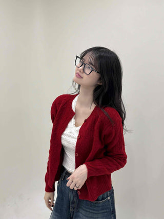 Avant-garde Cable Knit Short Cardigan