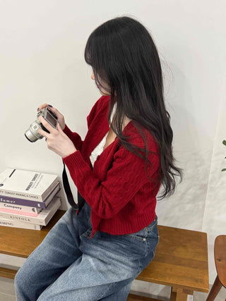 Avant-garde Cable Knit Short Cardigan
