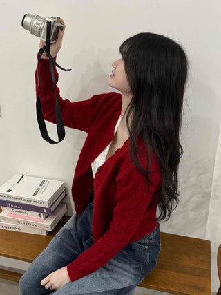 Avant-garde Cable Knit Short Cardigan