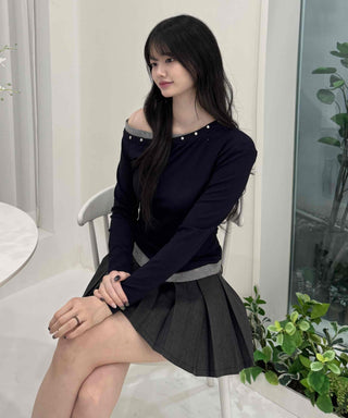 Studded One-Shoulder Slim Fit Long Sleeve Tee