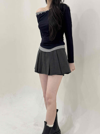 Studded One-Shoulder Slim Fit Long Sleeve Tee