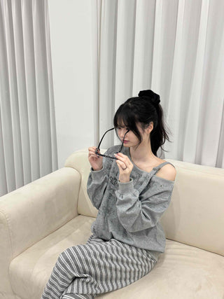 Unique Fade Print Buckle Off-Shoulder Loose Fit Sweatshirt