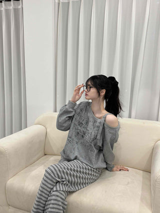 Unique Fade Print Buckle Off-Shoulder Loose Fit Sweatshirt