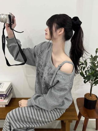 Unique Fade Print Buckle Off-Shoulder Loose Fit Sweatshirt
