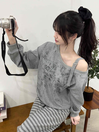 Unique Fade Print Buckle Off-Shoulder Loose Fit Sweatshirt