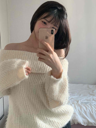Basic Off-Shoulder Oversized Knit