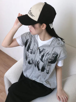 Leua Lettering Hooded Vest