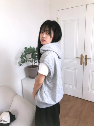 Leua Lettering Hooded Vest