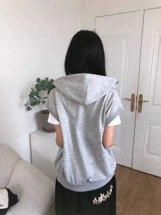Leua Lettering Hooded Vest