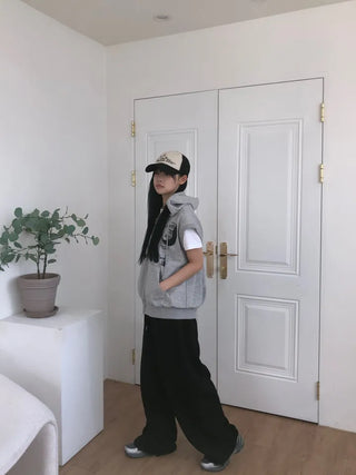 Leua Lettering Hooded Vest
