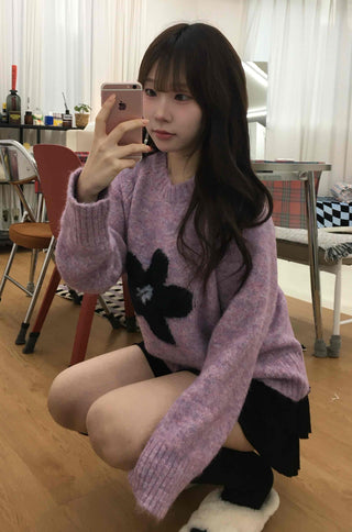 Lovely Flower Pattern Round Neck Knit