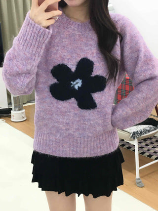 Lovely Flower Pattern Round Neck Knit