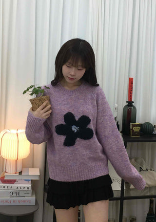 Lovely Flower Pattern Round Neck Knit