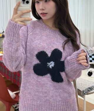 Lovely Flower Pattern Round Neck Knit