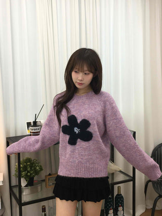 Lovely Flower Pattern Round Neck Knit