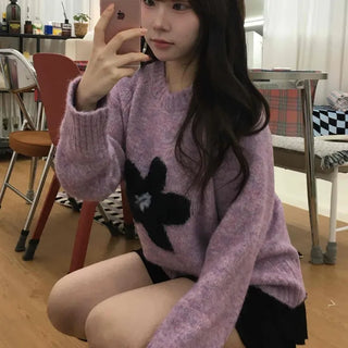 Lovely Flower Pattern Round Neck Knit