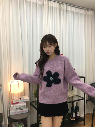 Lovely Flower Pattern Round Neck Knit