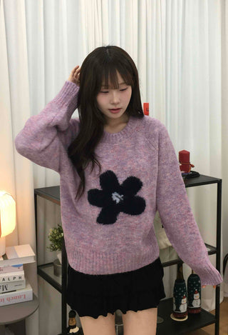 Lovely Flower Pattern Round Neck Knit