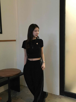 Minimal Slim Fit Heart Short Sleeve T-shirt