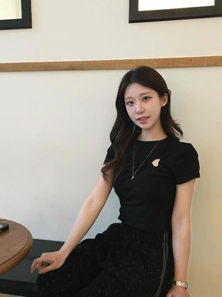 Minimal Slim Fit Heart Short Sleeve T-shirt