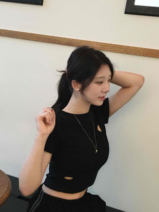 Minimal Slim Fit Heart Short Sleeve T-shirt