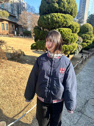 Short Loose Padded Jacket with Vintage Patch Point