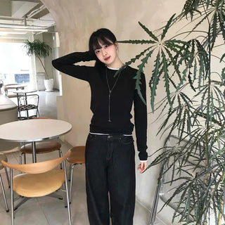 Minimal Slim Fit Round Neck Long Sleeve Tee