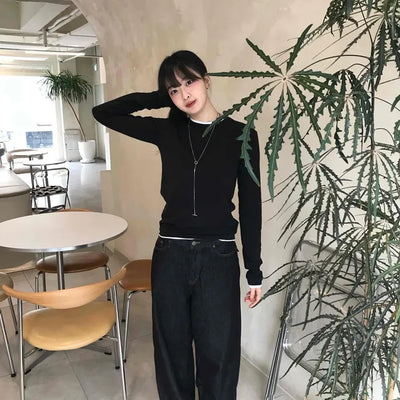 Minimal Slim Fit Round Neck Long Sleeve Tee