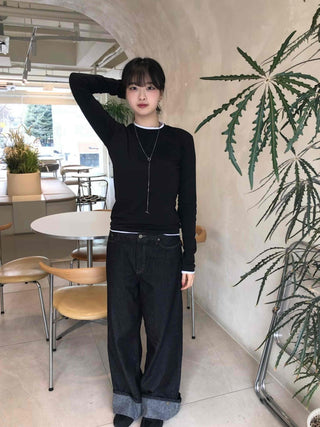 Minimal Slim Fit Round Neck Long Sleeve Tee