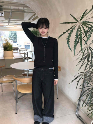 Minimal Slim Fit Round Neck Long Sleeve Tee