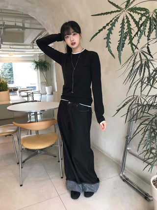 Minimal Slim Fit Round Neck Long Sleeve Tee