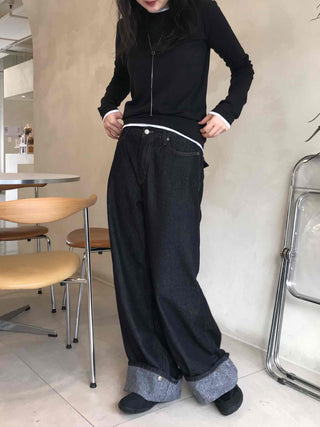 Minimal Slim Fit Round Neck Long Sleeve Tee