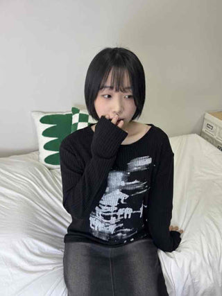 Vintage Sketch Glitter Slim Round Neck Long Sleeve T-shirt
