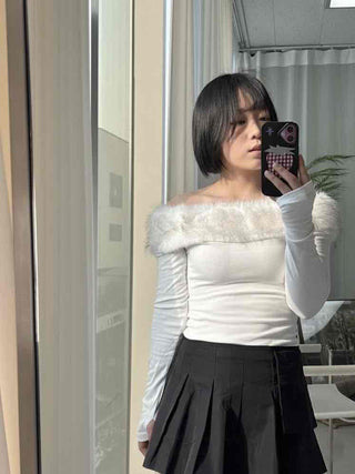 Fuzzy Shoulder Shirred Tight Fit Long Sleeve T-shirt