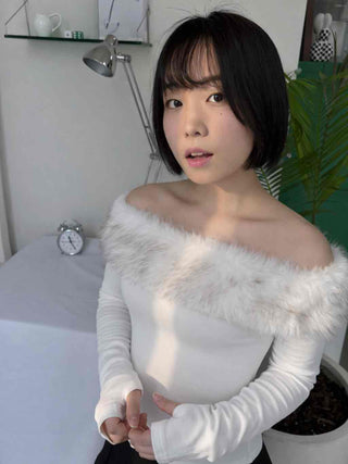 Fuzzy Shoulder Shirred Tight Fit Long Sleeve T-shirt