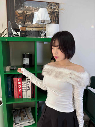 Fuzzy Shoulder Shirred Tight Fit Long Sleeve T-shirt
