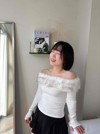 Fuzzy Shoulder Shirred Tight Fit Long Sleeve T-shirt