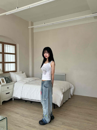 Basic graphic sleeveless top